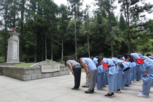 第二天上午：小井烈士墓2